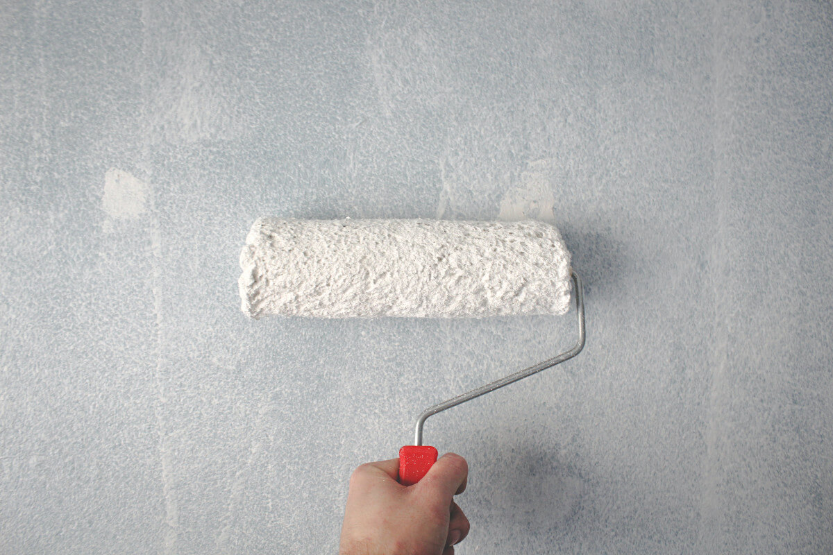 Jak dobrze przygotować się do malowania ścian w domu?