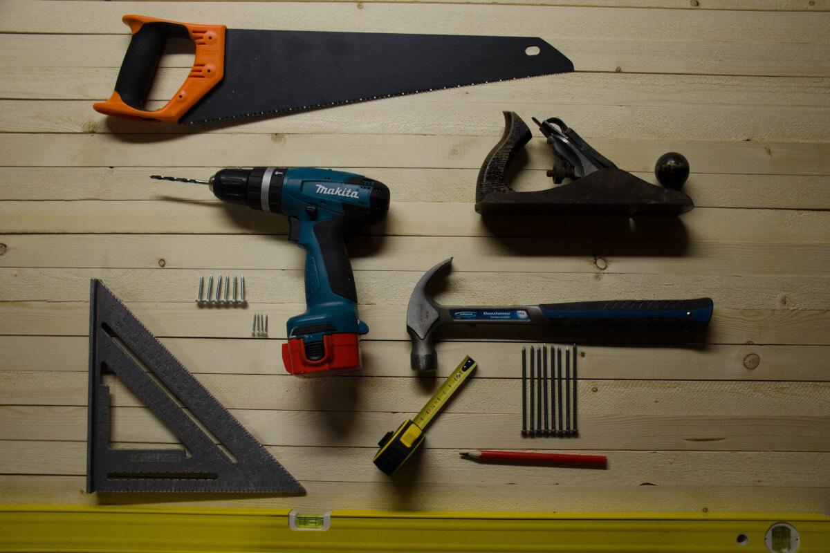 Jaki zestaw narzędzi będzie niezbędny do przeprowadzenia remontu mieszkania?